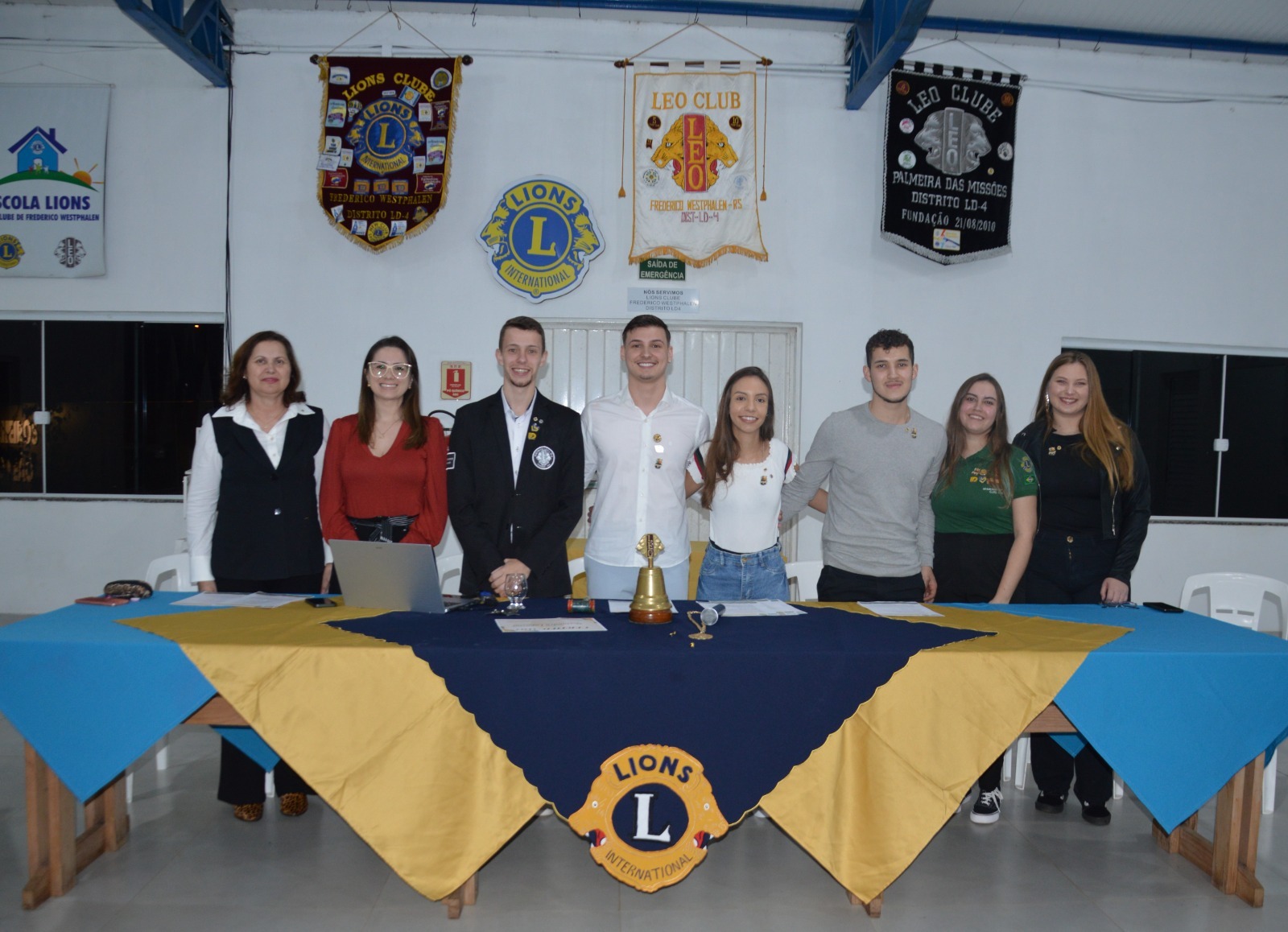 Diretoria do LEO Clube de FW toma posse