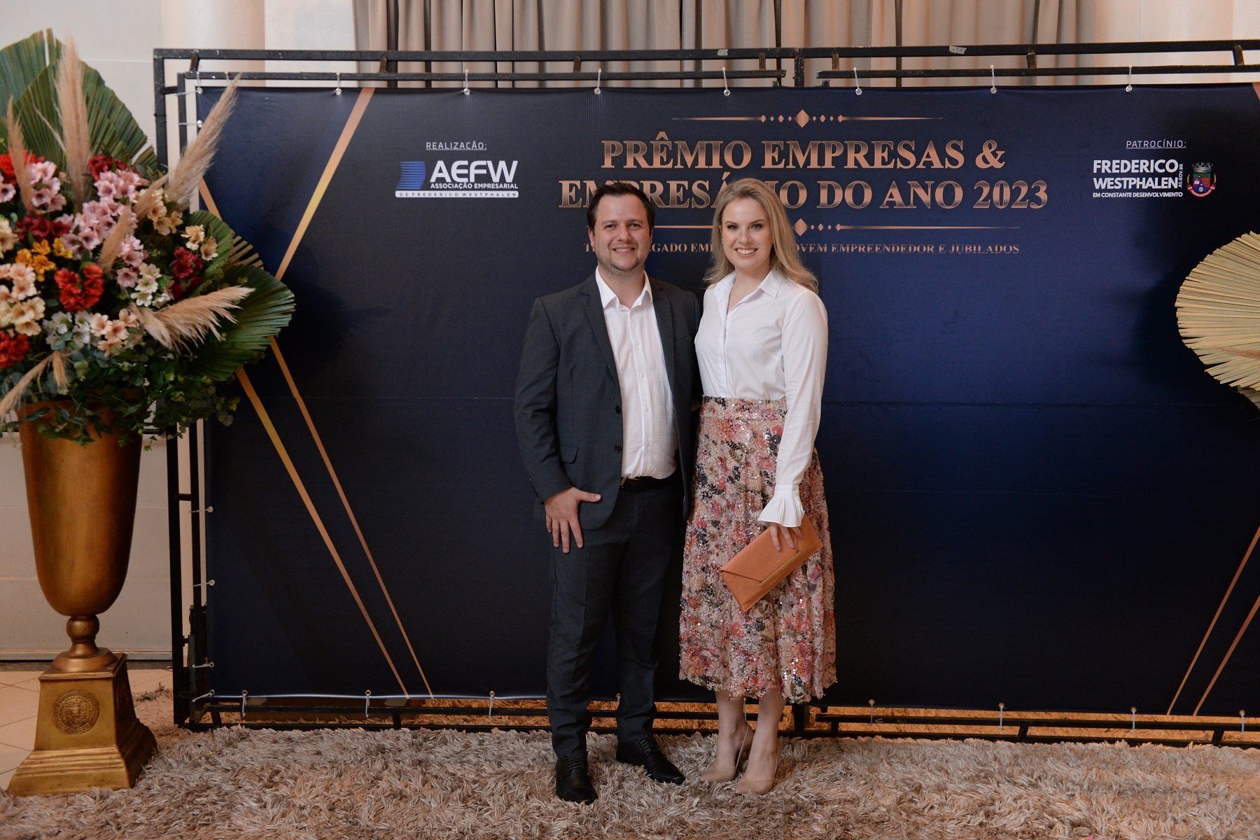 Backdrop do Prêmio Empresas & Empresário do ano 2023