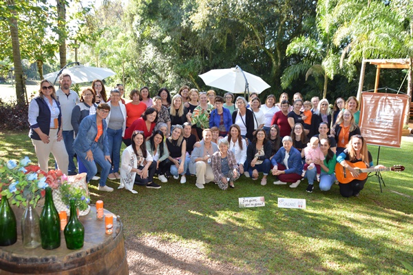 Emater/RS-Ascar - visita técnica do curso de jardinagem à Camargo Uvas e Vinhos