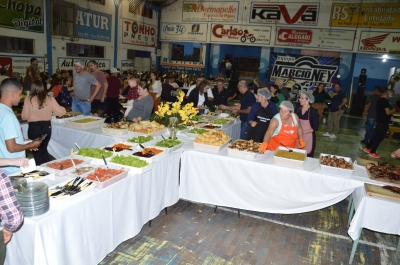 Grêmio Castelinho celebra 62 anos com jantar-dançante