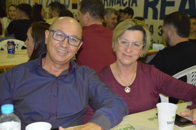 Grêmio Castelinho celebra 62 anos com jantar-dançante