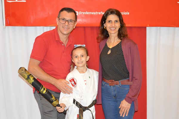 Rede Mestre realiza troca de faixas de Taekwondo