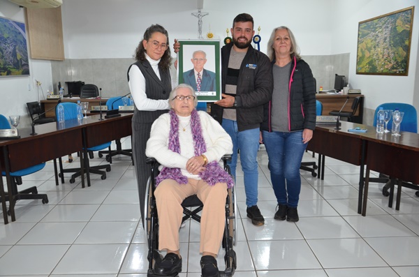 Plenário da Câmara de Vicente Dutra recebe nome de Rudi Ervino Kirchhof