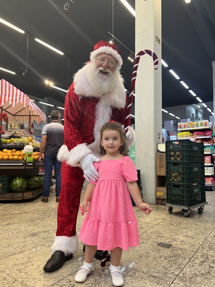 Papai Noel visita Supermercado Bertoletti