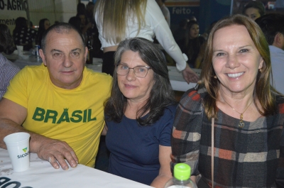 Grêmio Castelinho celebra 62 anos com jantar-dançante