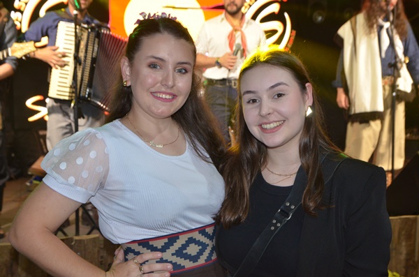 Pinheirinho do Vale - Show com Os Serranos