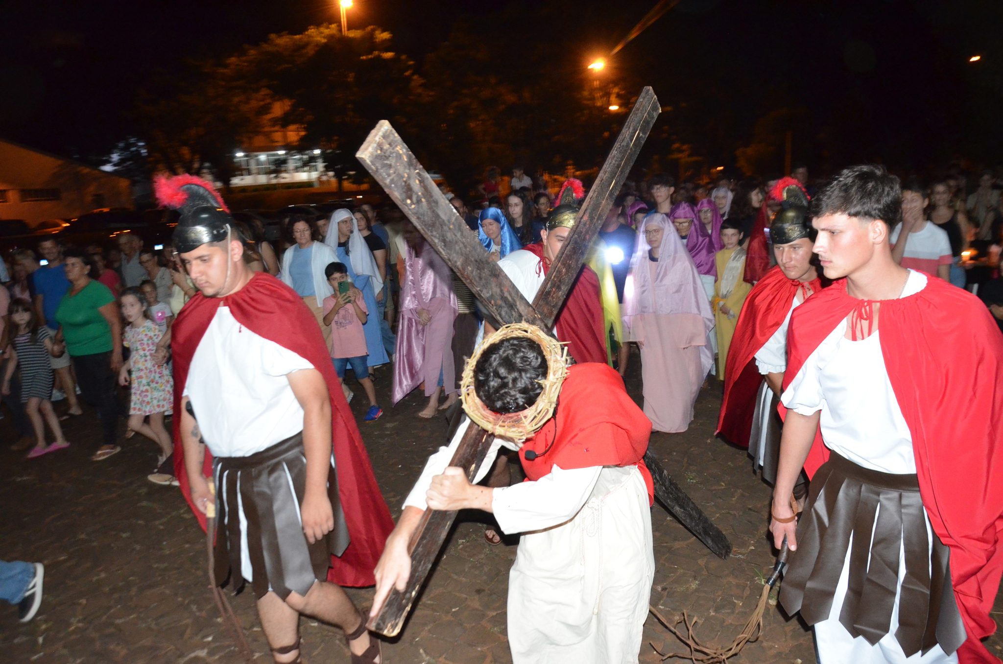 Encenação da Paixão, Morte e Ressureição de Cristo em Castelinho - FW - 03/04