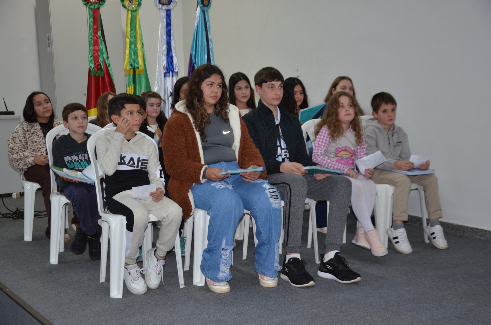 Ametista do Sul investe R$ 155,8 mil em bolsas de inglês e apresenta novos projetos para preparar jovens para o futuro