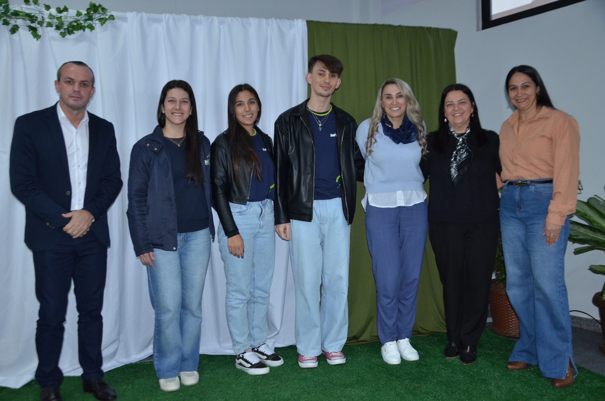 Ametista do Sul investe R$ 155,8 mil em bolsas de inglês e apresenta novos projetos para preparar jovens para o futuro