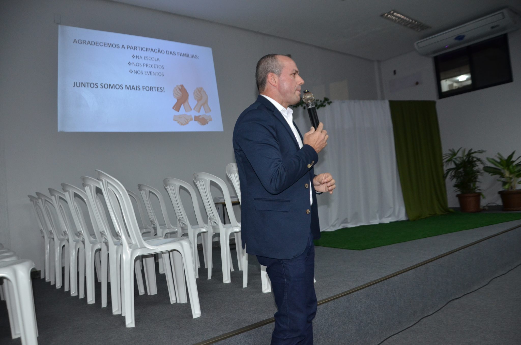 Ametista do Sul investe R$ 155,8 mil em bolsas de inglês e apresenta novos projetos para preparar jovens para o futuro