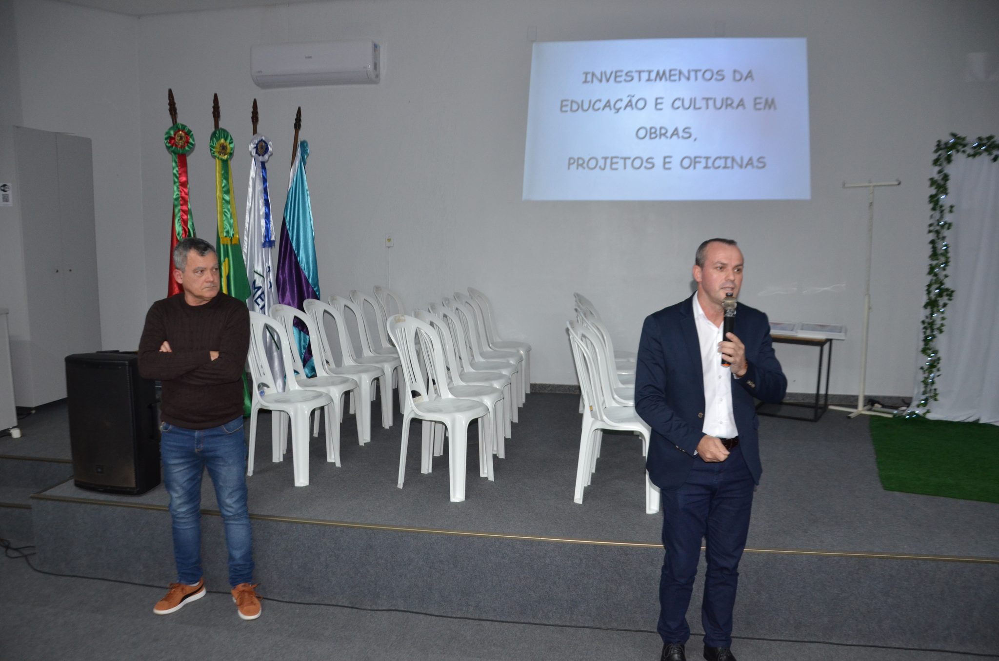 Ametista do Sul investe R$ 155,8 mil em bolsas de inglês e apresenta novos projetos para preparar jovens para o futuro