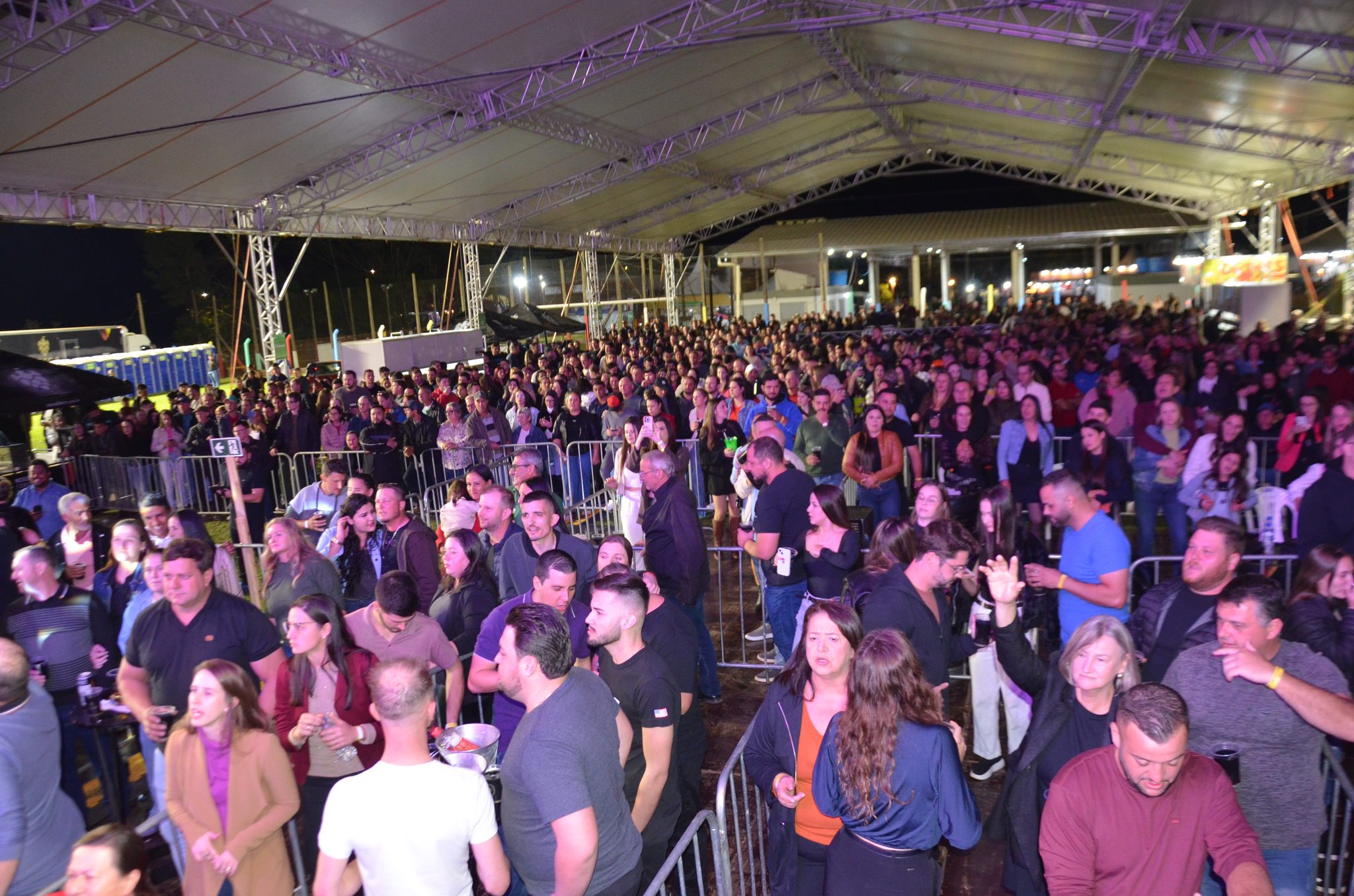 ExpoCaiçara - Sexta-Feira, 15