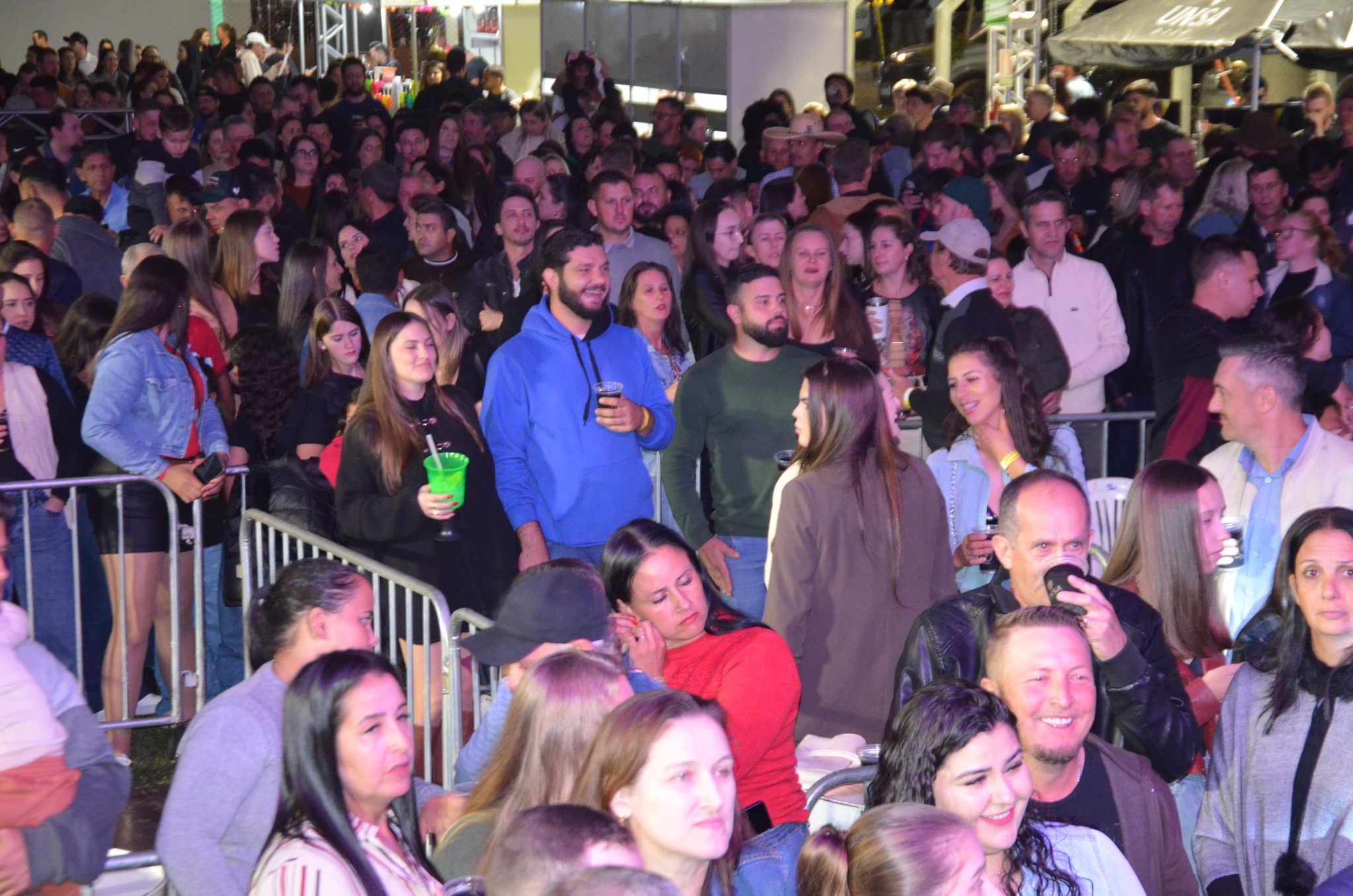 ExpoCaiçara - Sexta-Feira, 15