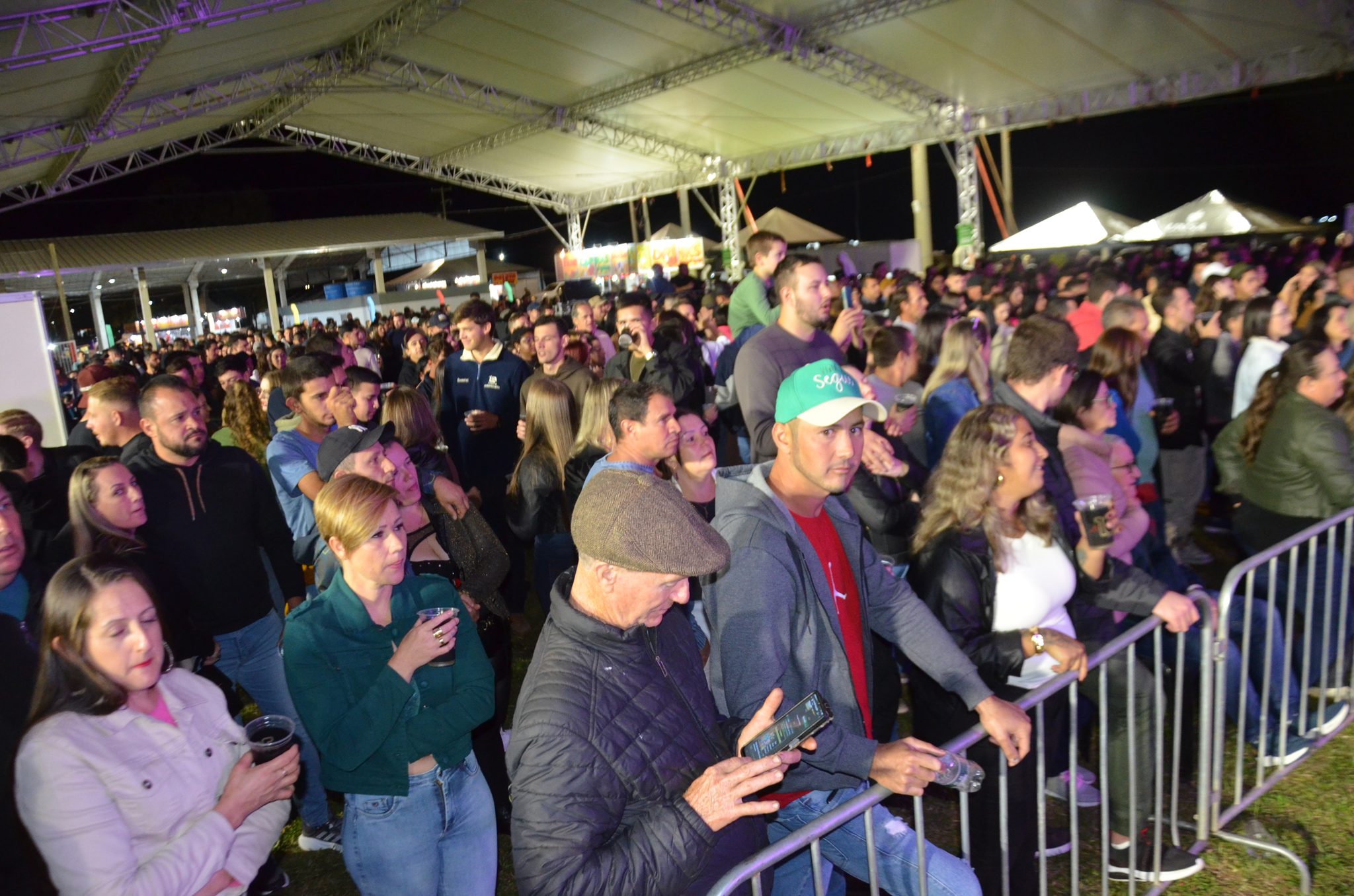 ExpoCaiçara - Sexta-Feira, 15