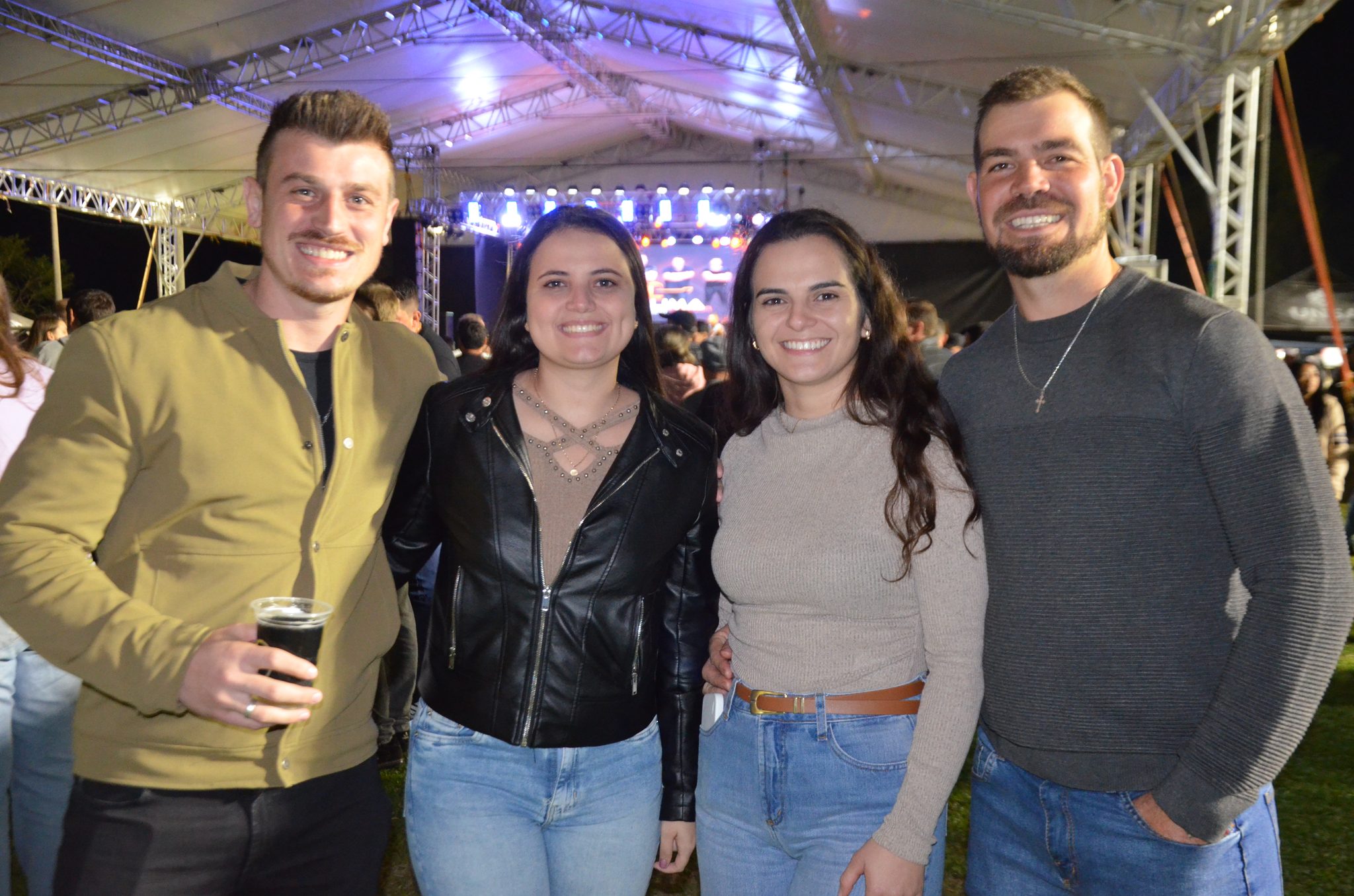 ExpoCaiçara - Sexta-Feira, 15