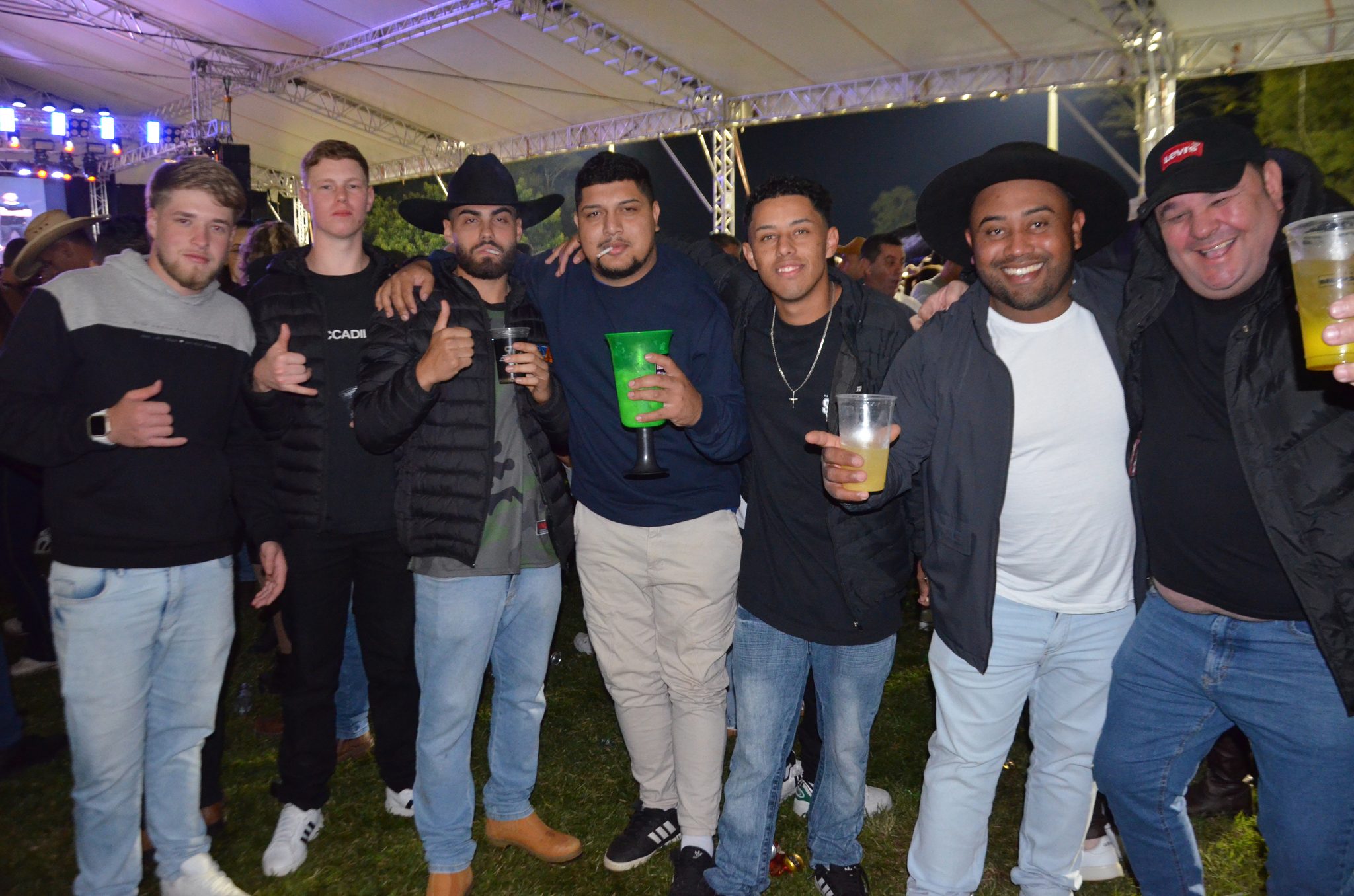 ExpoCaiçara - Sexta-Feira, 15
