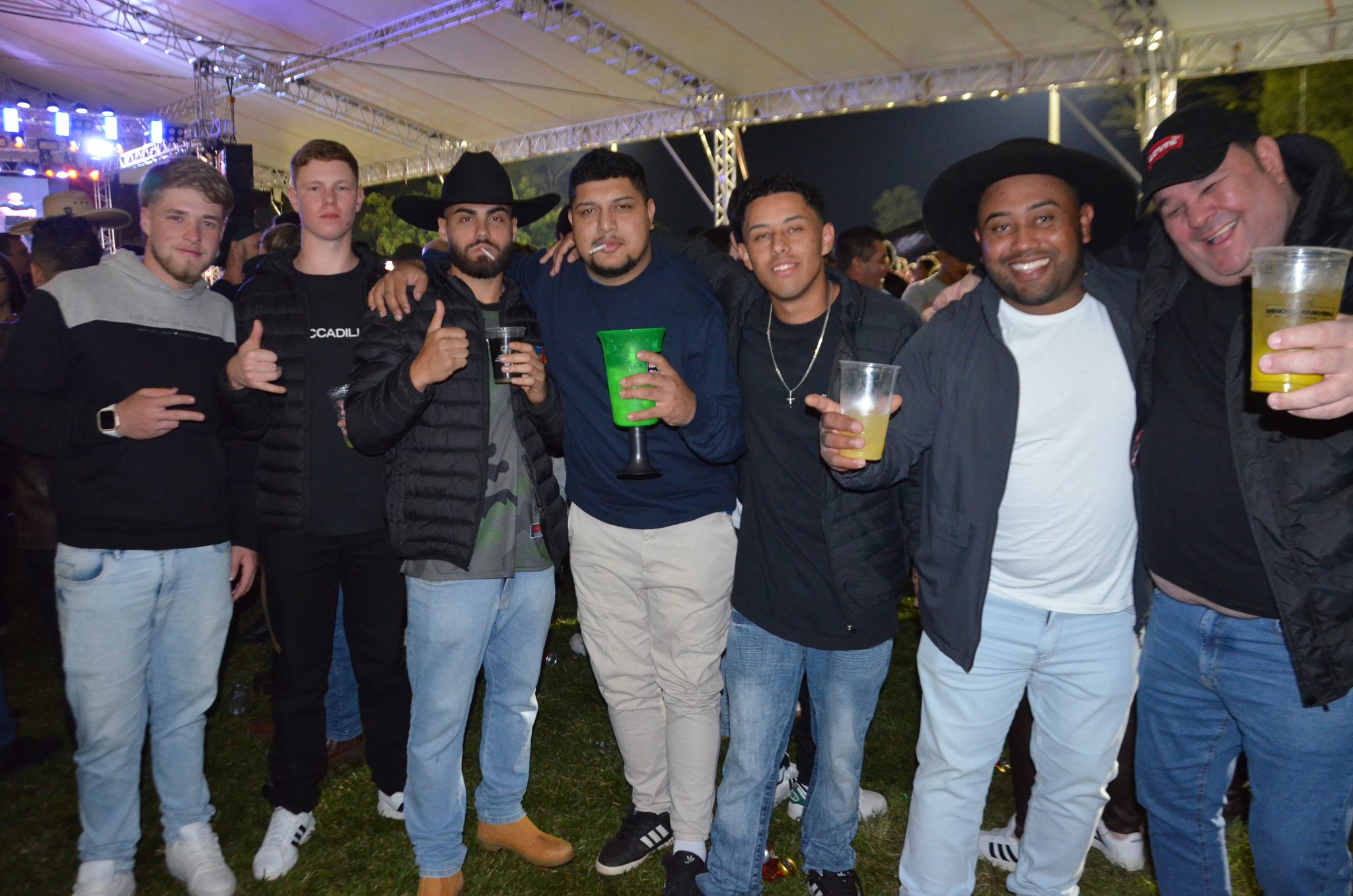 ExpoCaiçara - Sexta-Feira, 15