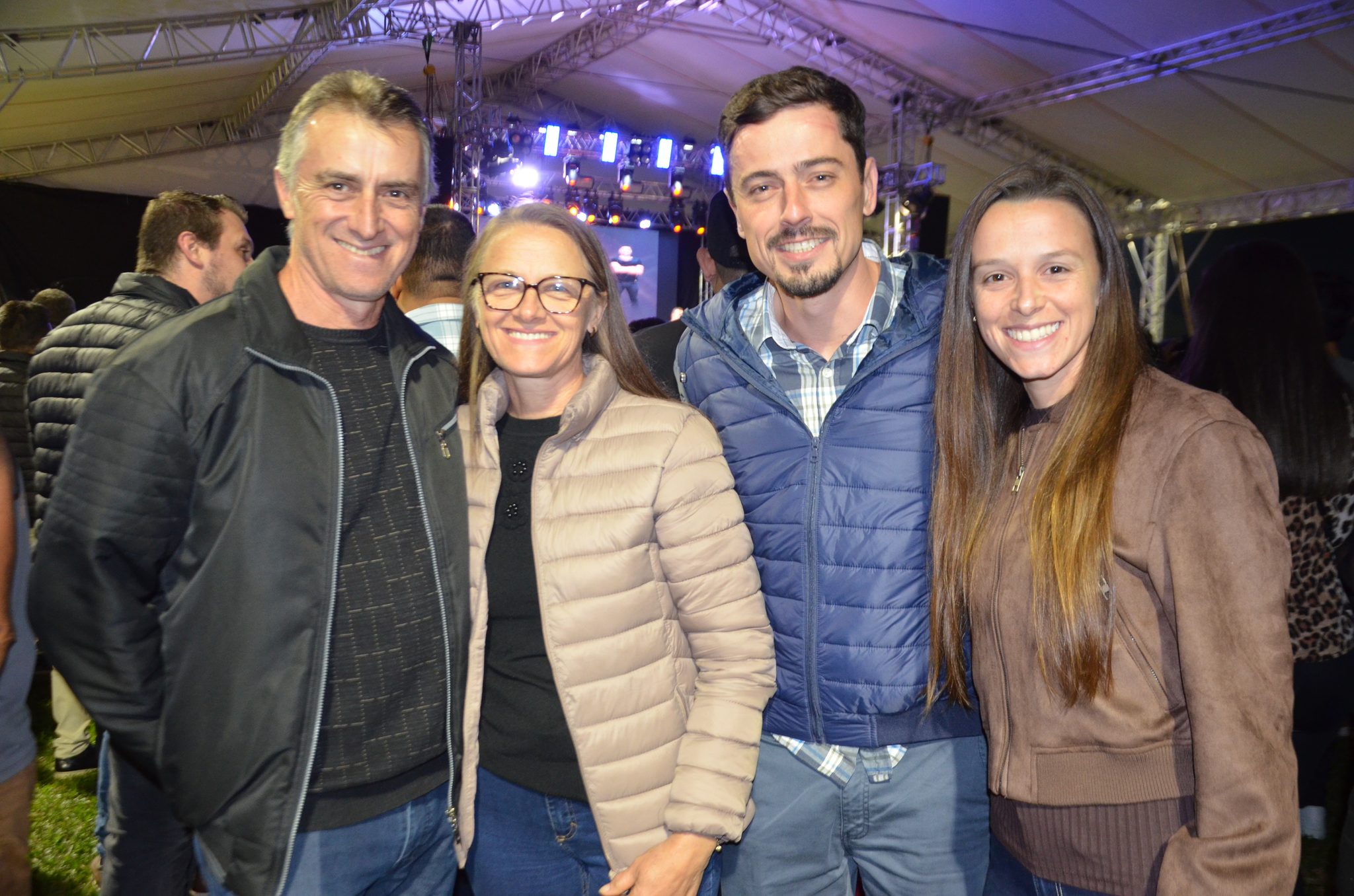 ExpoCaiçara - Sexta-Feira, 15