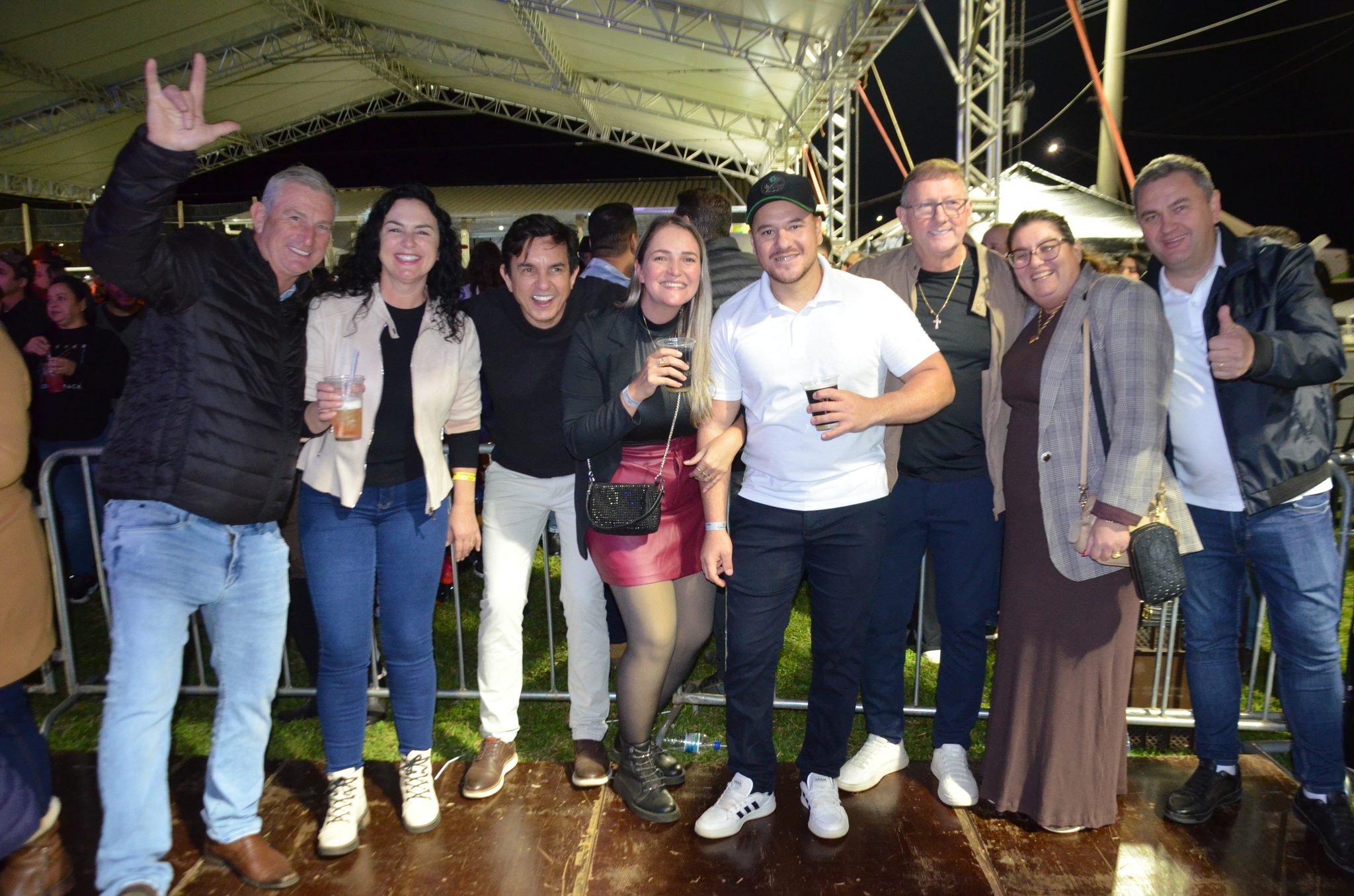 ExpoCaiçara - Sexta-Feira, 15
