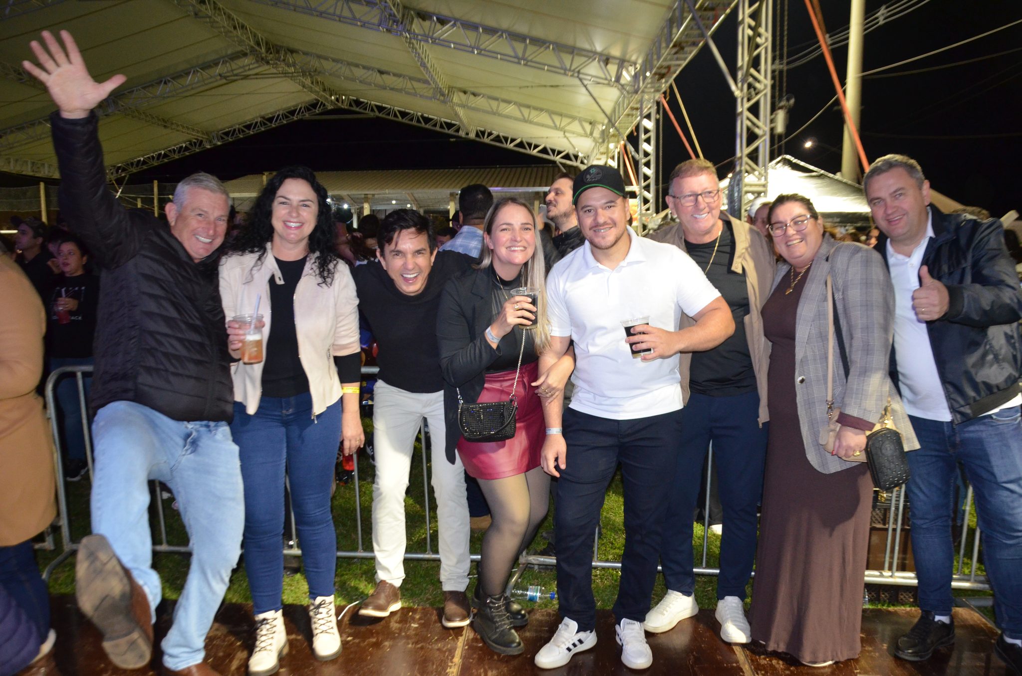 ExpoCaiçara - Sexta-Feira, 15