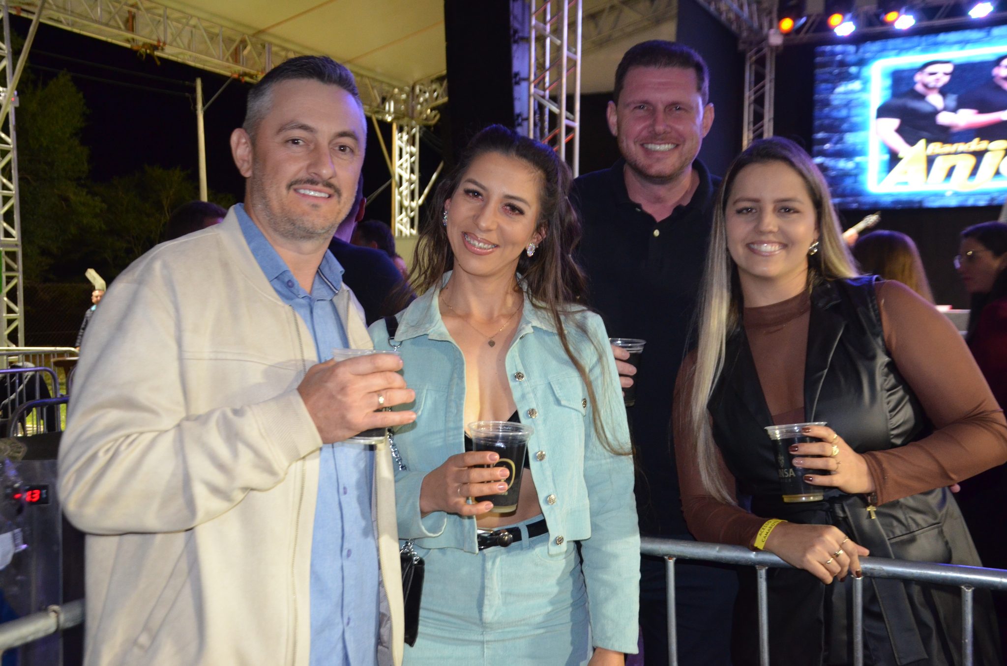 ExpoCaiçara - Sexta-Feira, 15