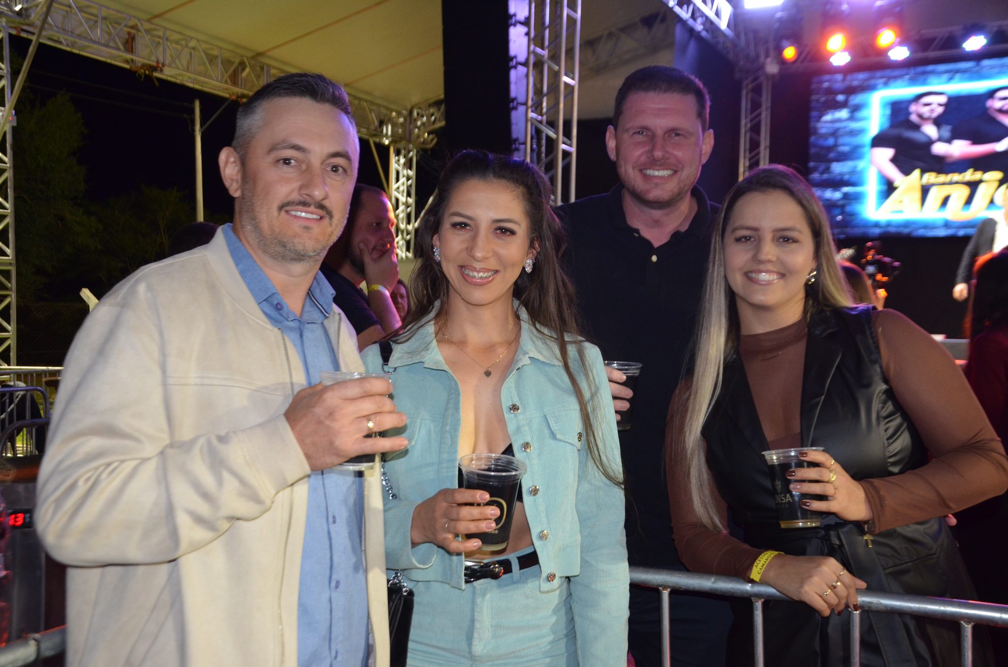 ExpoCaiçara - Sexta-Feira, 15