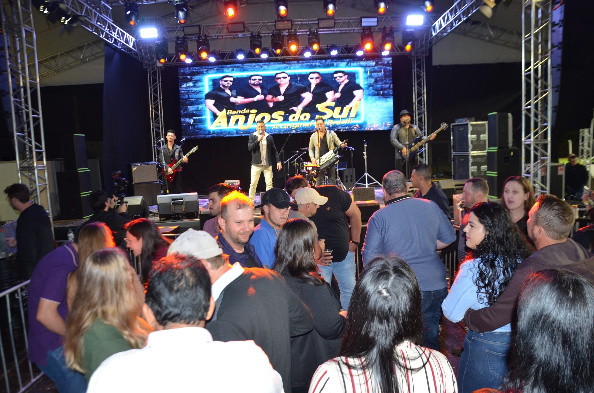 ExpoCaiçara - Sexta-Feira, 15