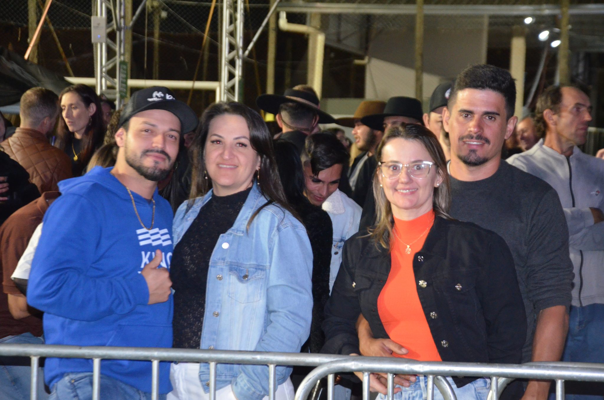 ExpoCaiçara - Sexta-Feira, 15