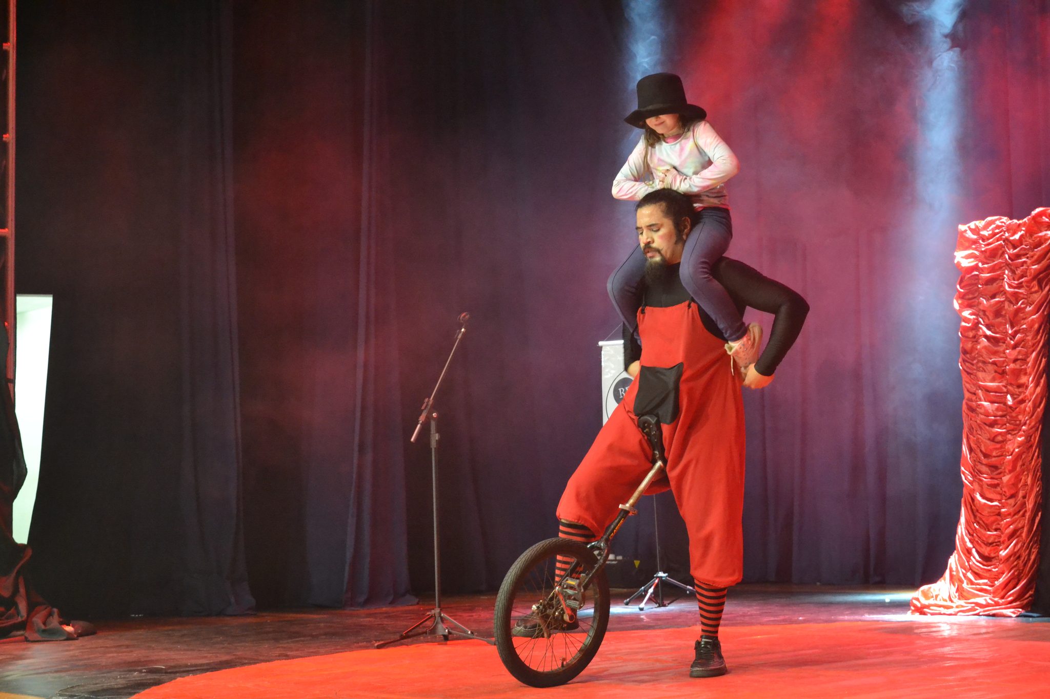 Festival Atena - "Circo de Bolso" (26/06)