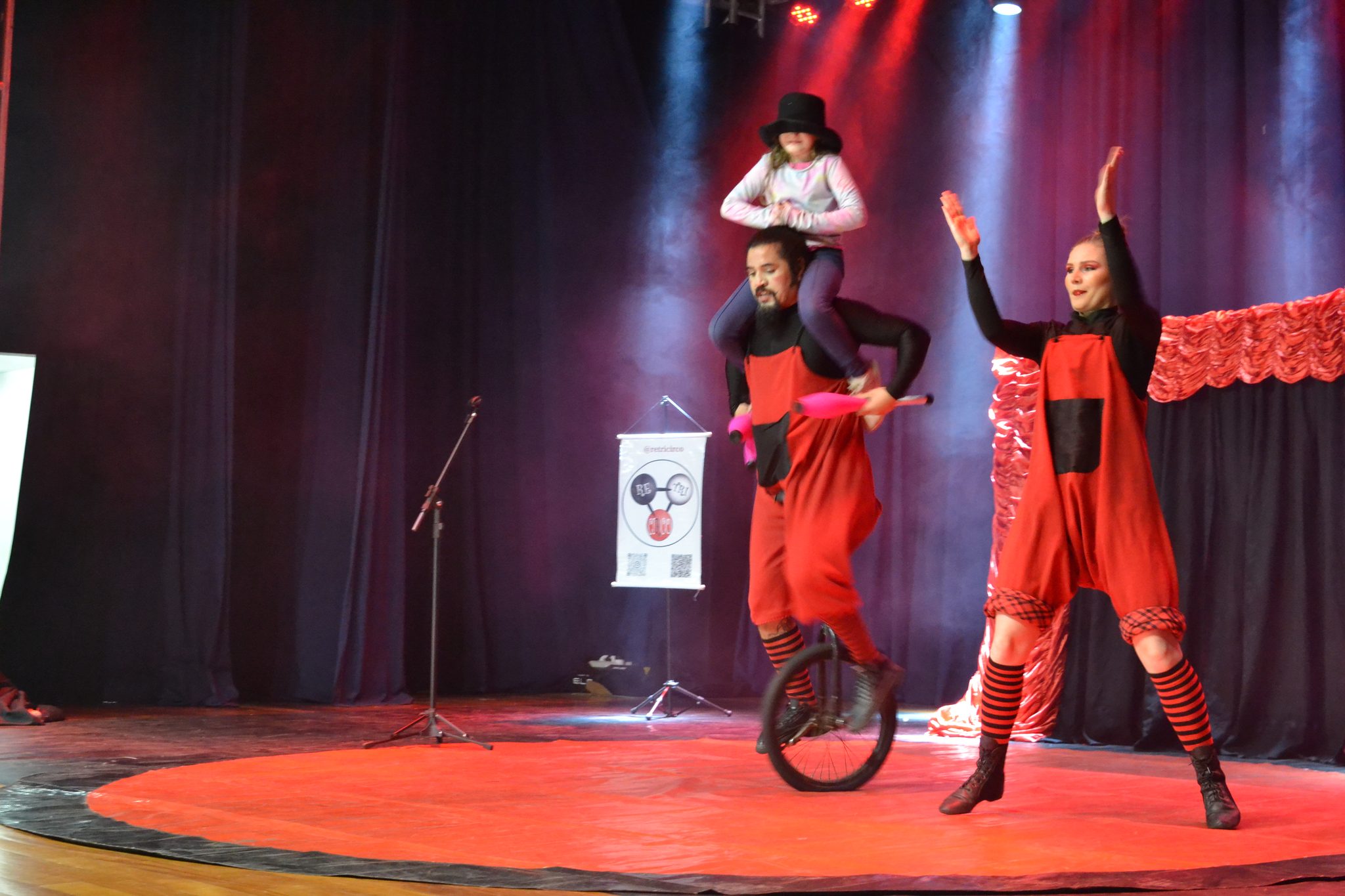 Festival Atena - "Circo de Bolso" (26/06)