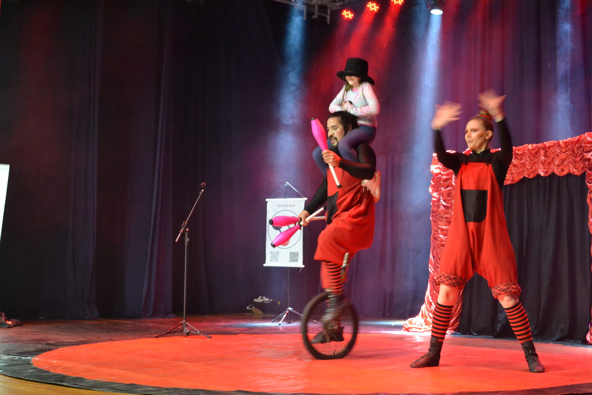 Festival Atena - "Circo de Bolso" (26/06)