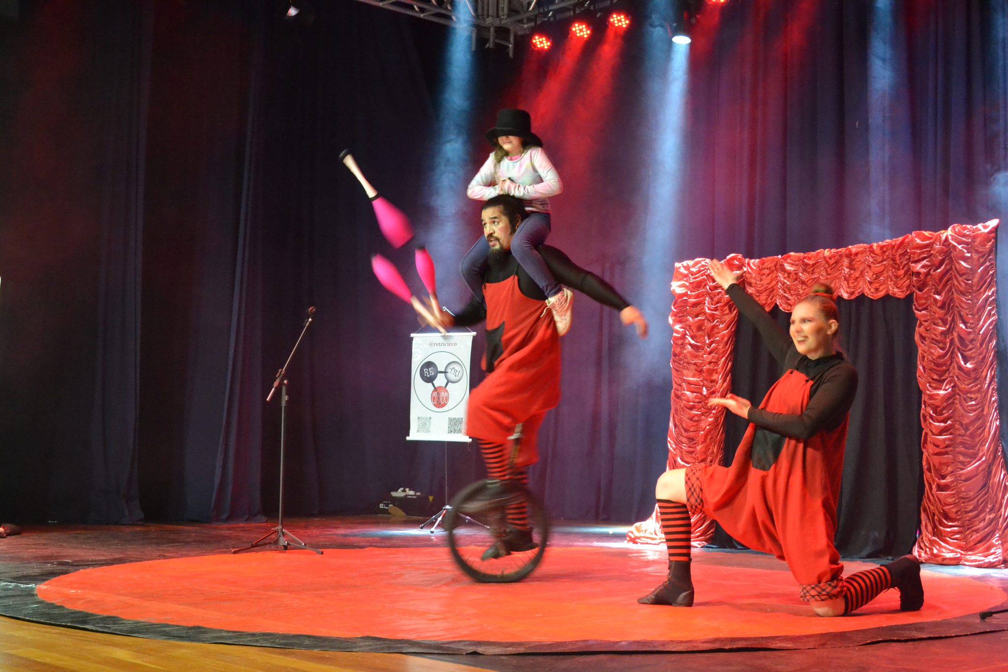 Festival Atena - "Circo de Bolso" (26/06)