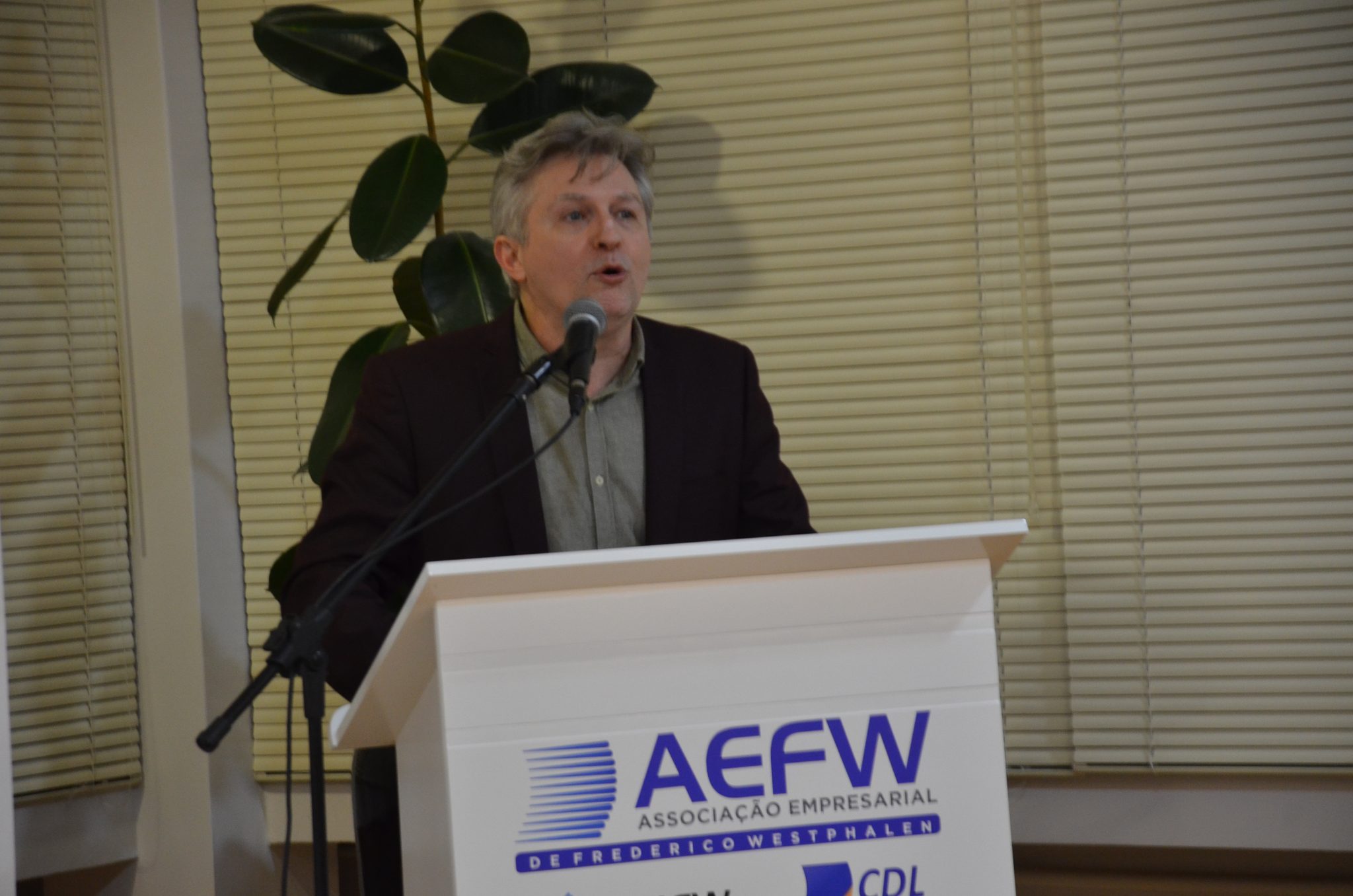 FW - Fórum das ACIs e No Tom da Conversa com Norberto Ortigara