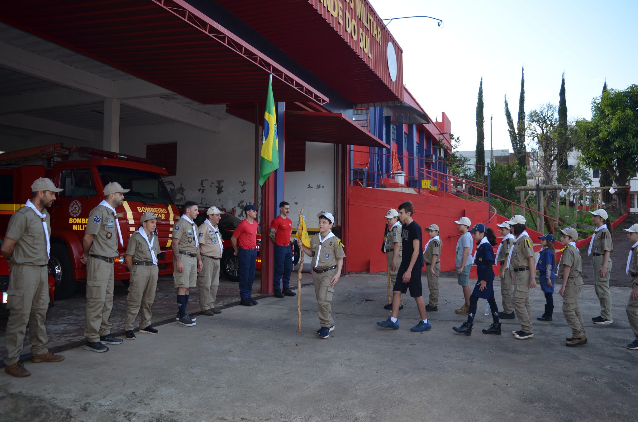 Curso dos escoteiros com o Corpo de Bombeiros