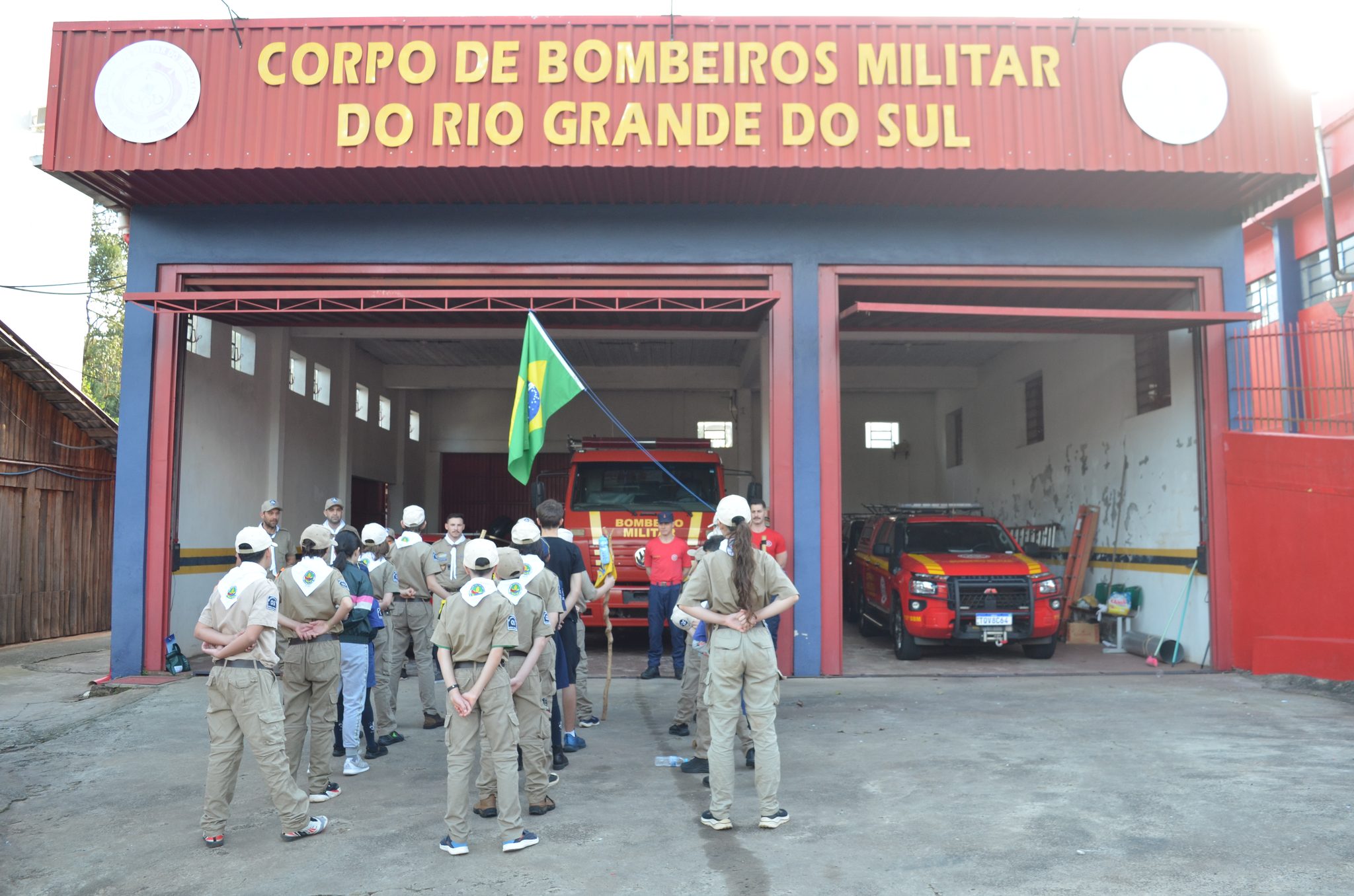 Curso dos escoteiros com o Corpo de Bombeiros