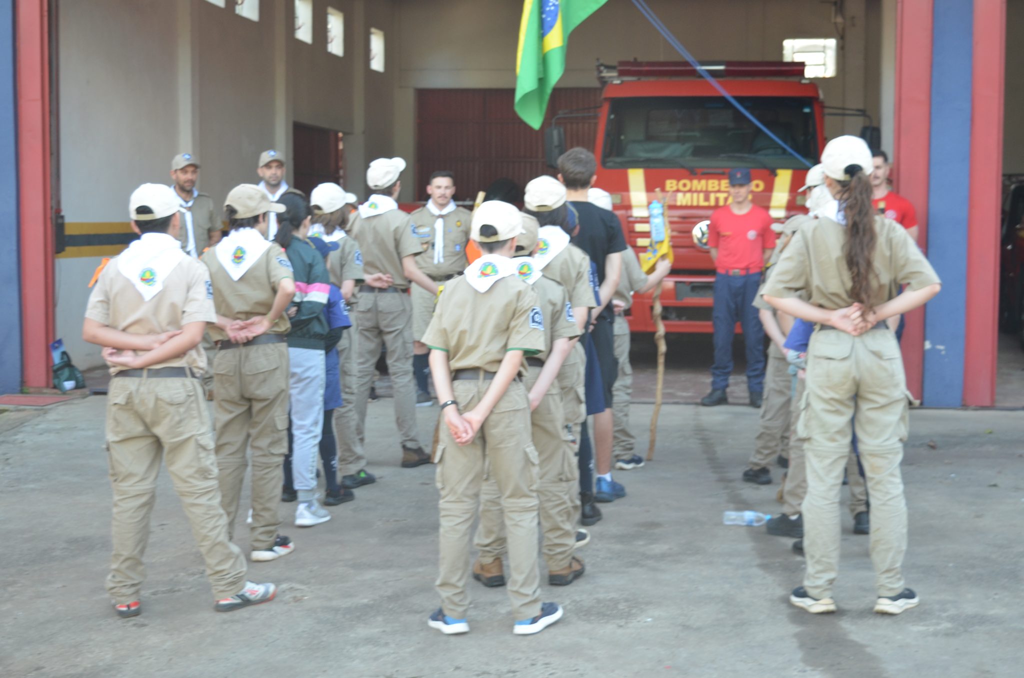 Curso dos escoteiros com o Corpo de Bombeiros
