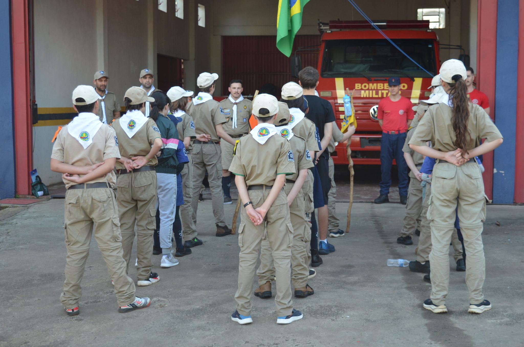 Curso dos escoteiros com o Corpo de Bombeiros