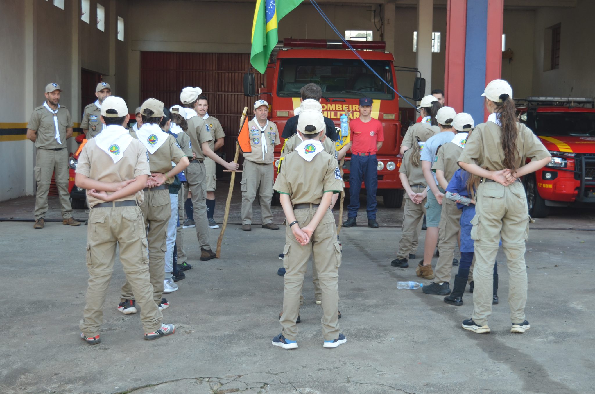 Curso dos escoteiros com o Corpo de Bombeiros