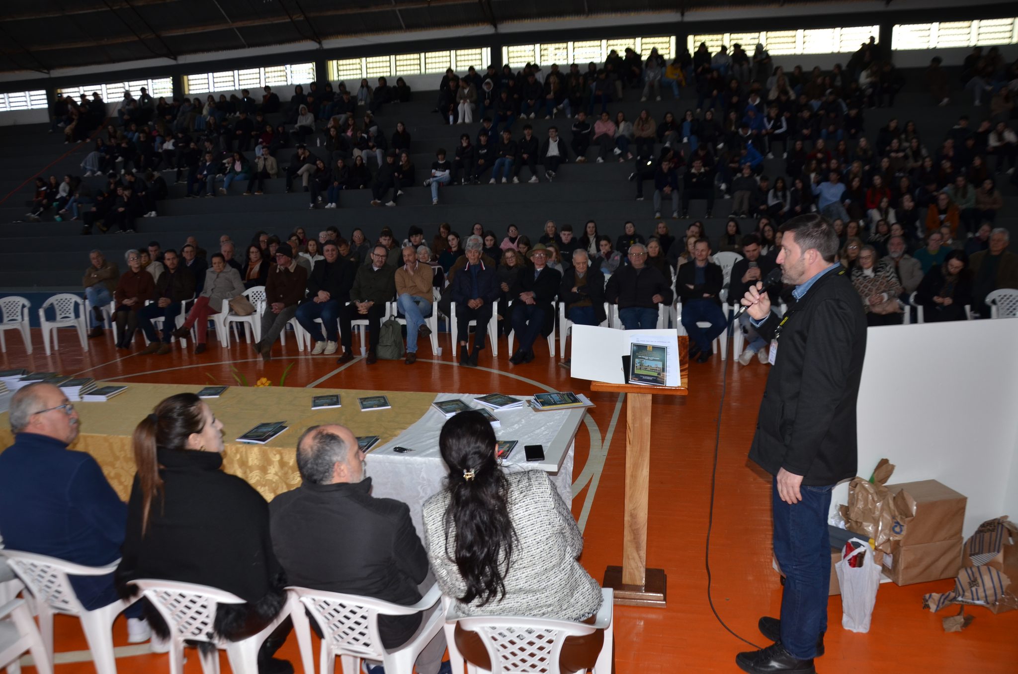 FW- Lançamento do livro “62 Anos da Escola Estadual Técnica José Cañellas – Um Gigante na Educação”