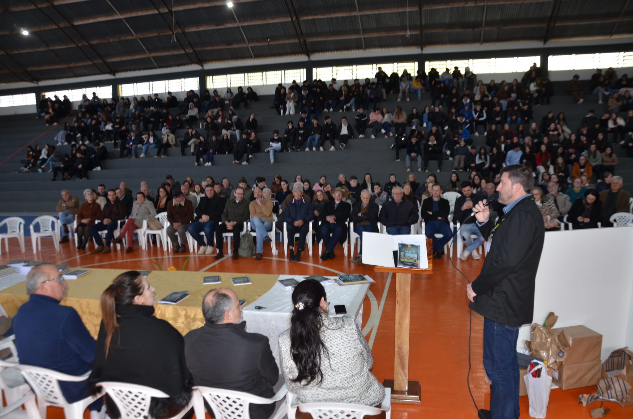 FW- Lançamento do livro “62 Anos da Escola Estadual Técnica José Cañellas – Um Gigante na Educação”