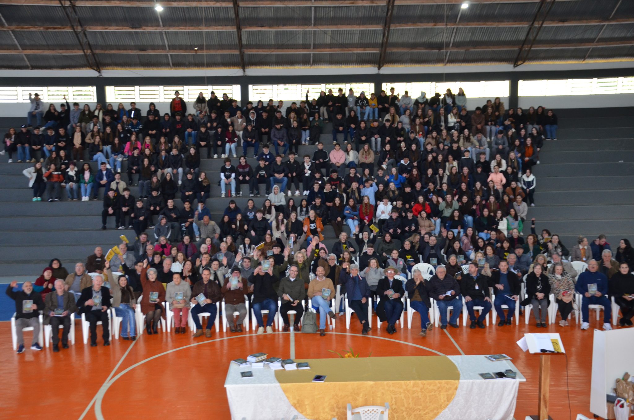 FW- Lançamento do livro “62 Anos da Escola Estadual Técnica José Cañellas – Um Gigante na Educação”