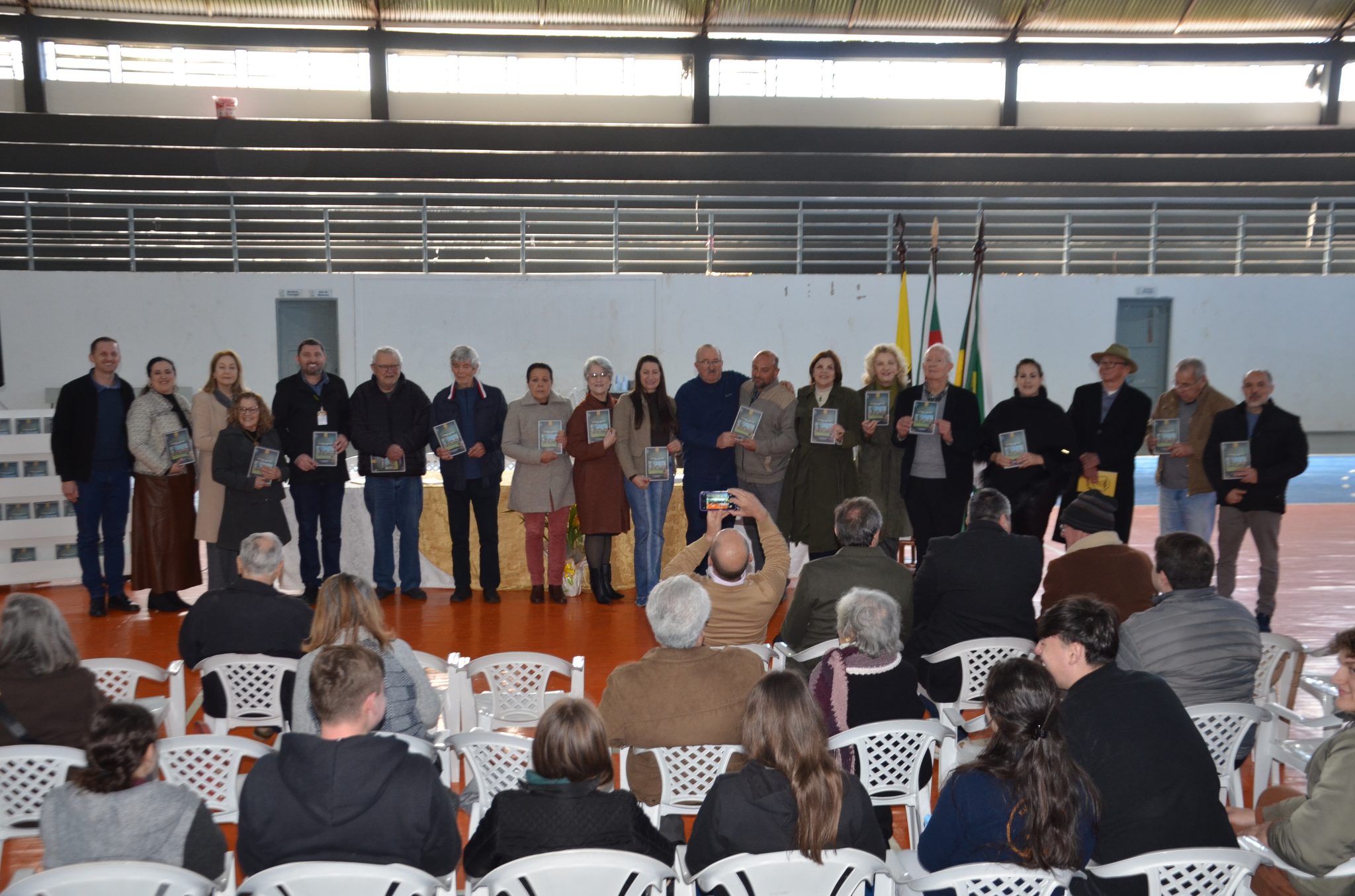 FW- Lançamento do livro “62 Anos da Escola Estadual Técnica José Cañellas – Um Gigante na Educação”