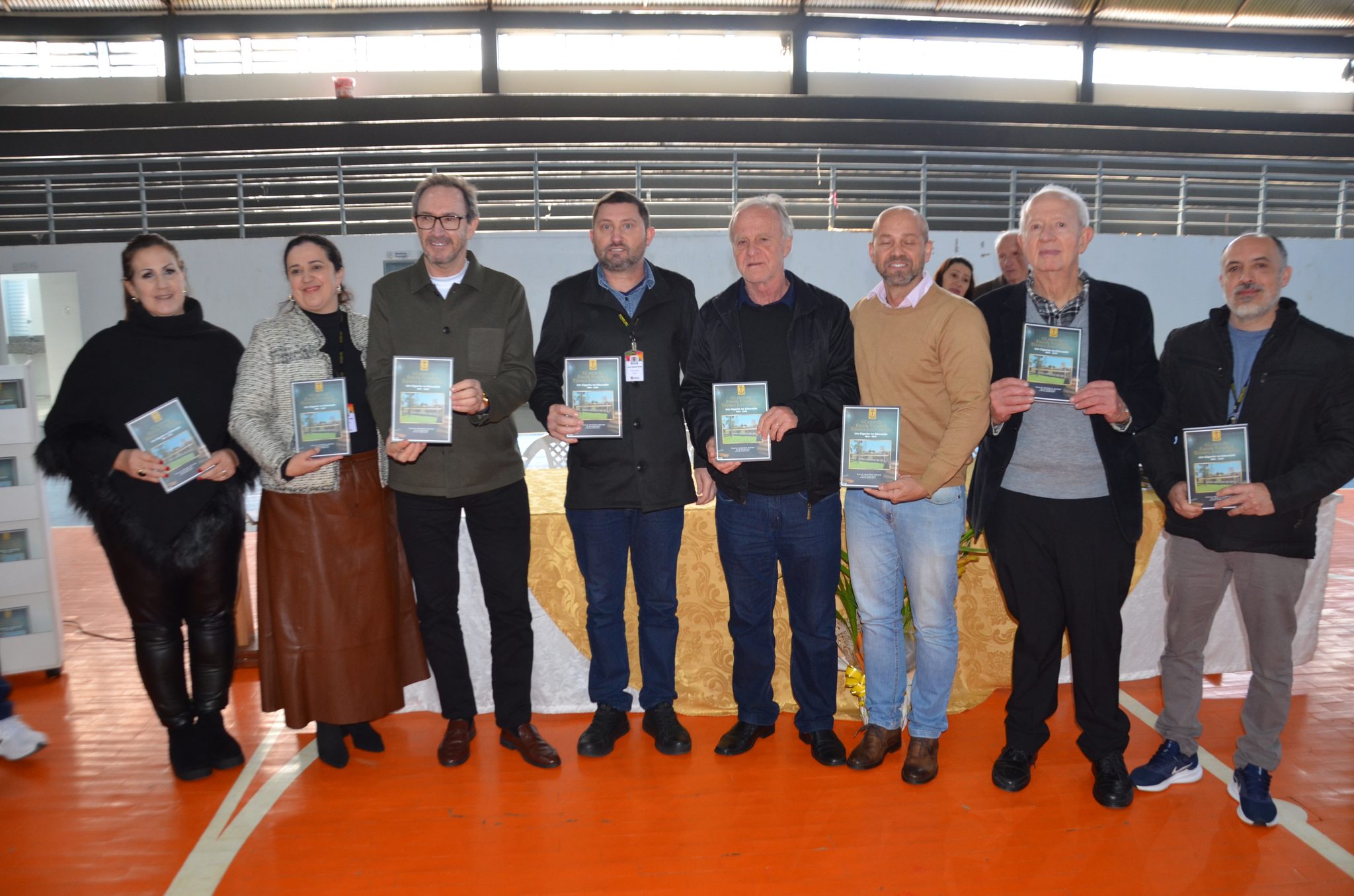 FW- Lançamento do livro “62 Anos da Escola Estadual Técnica José Cañellas – Um Gigante na Educação”