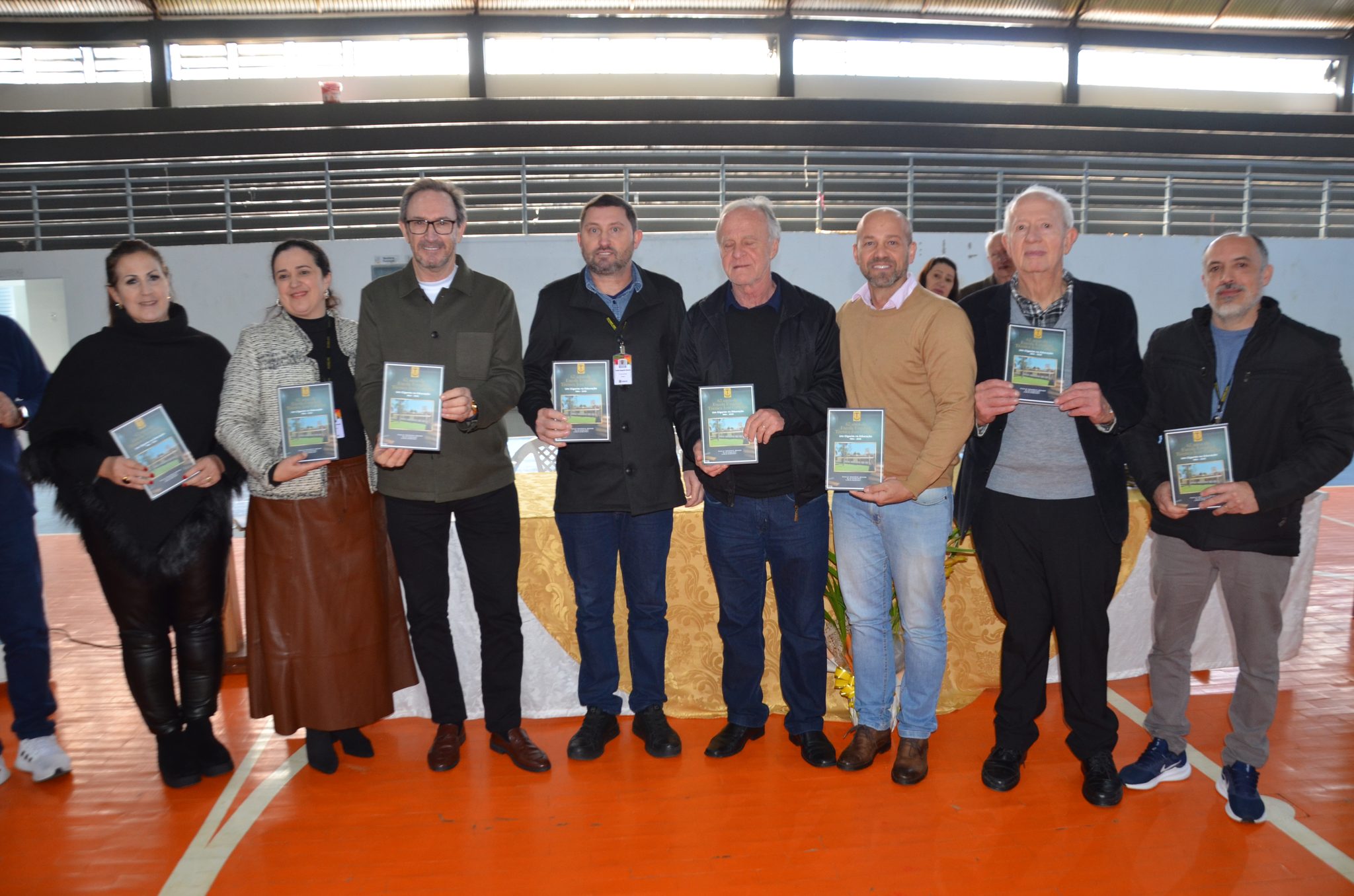 FW- Lançamento do livro “62 Anos da Escola Estadual Técnica José Cañellas – Um Gigante na Educação”