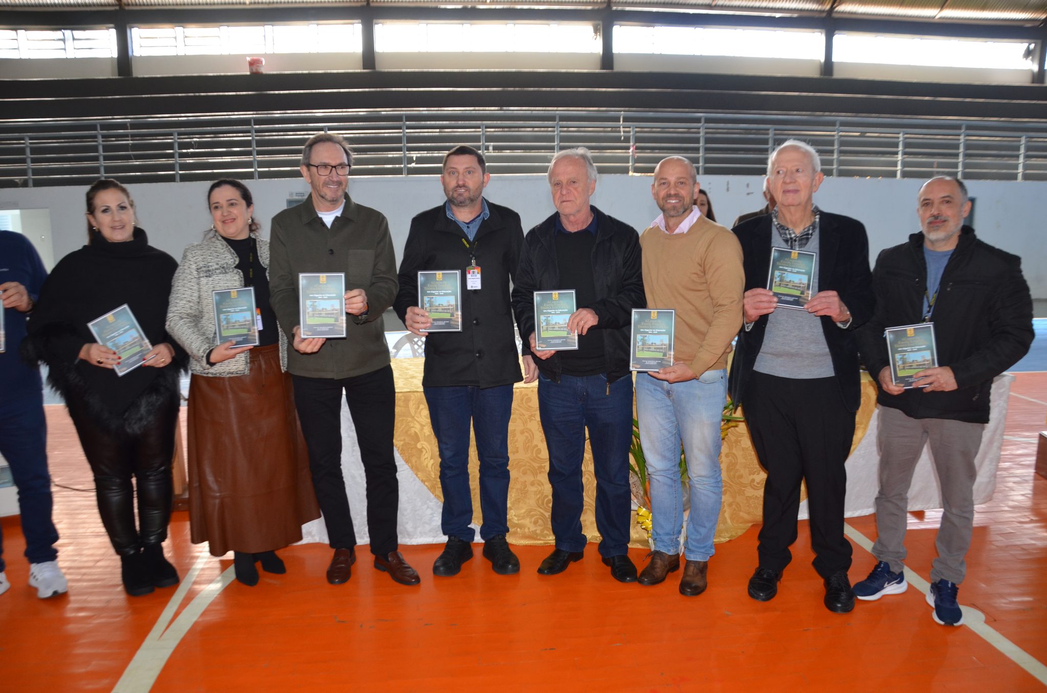 FW- Lançamento do livro “62 Anos da Escola Estadual Técnica José Cañellas – Um Gigante na Educação”