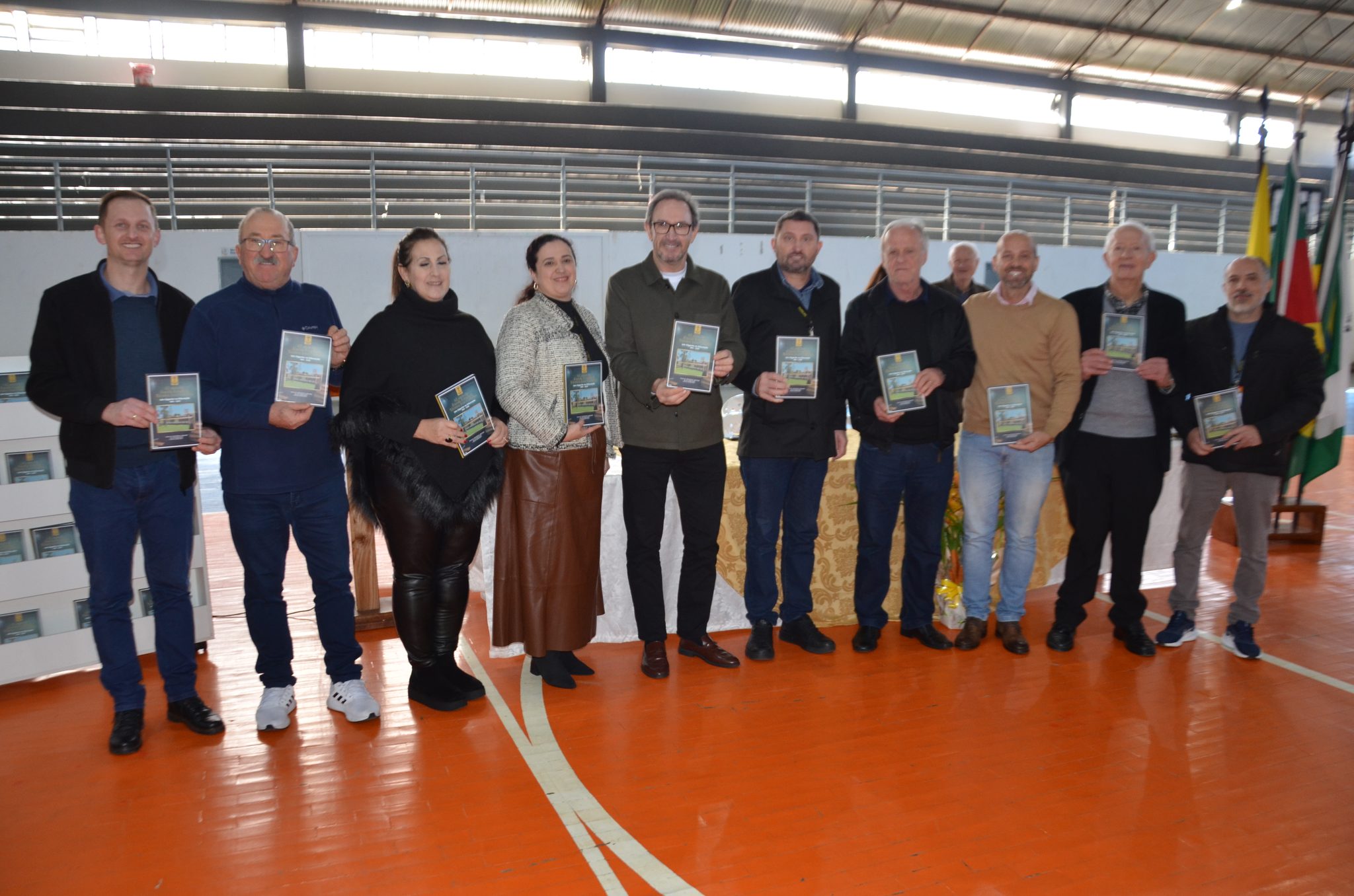 FW- Lançamento do livro “62 Anos da Escola Estadual Técnica José Cañellas – Um Gigante na Educação”