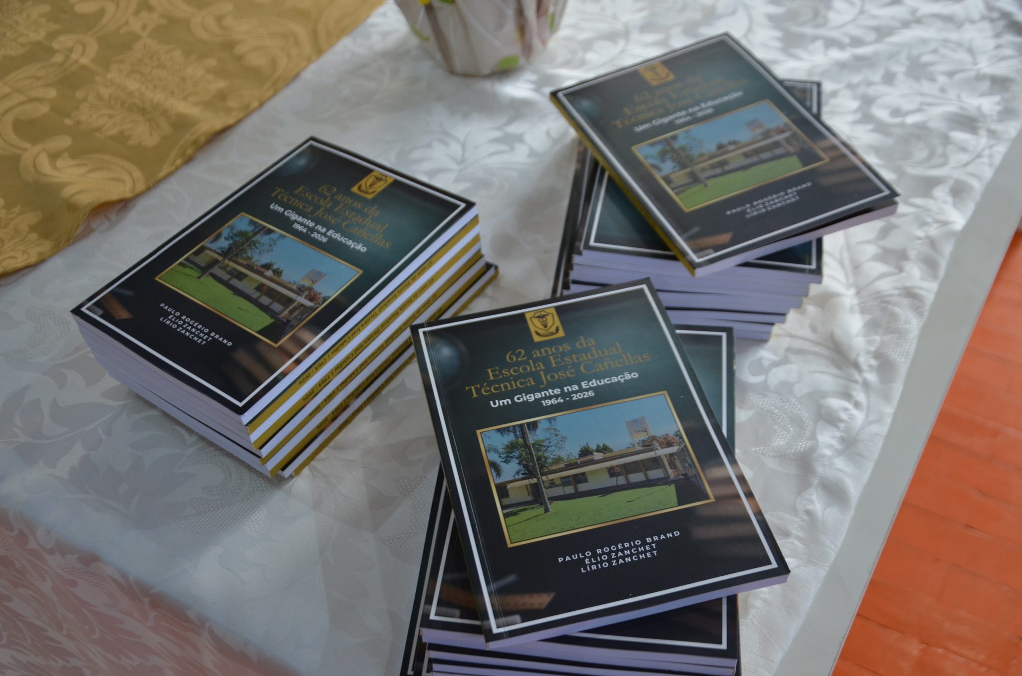 FW- Lançamento do livro “62 Anos da Escola Estadual Técnica José Cañellas – Um Gigante na Educação”
