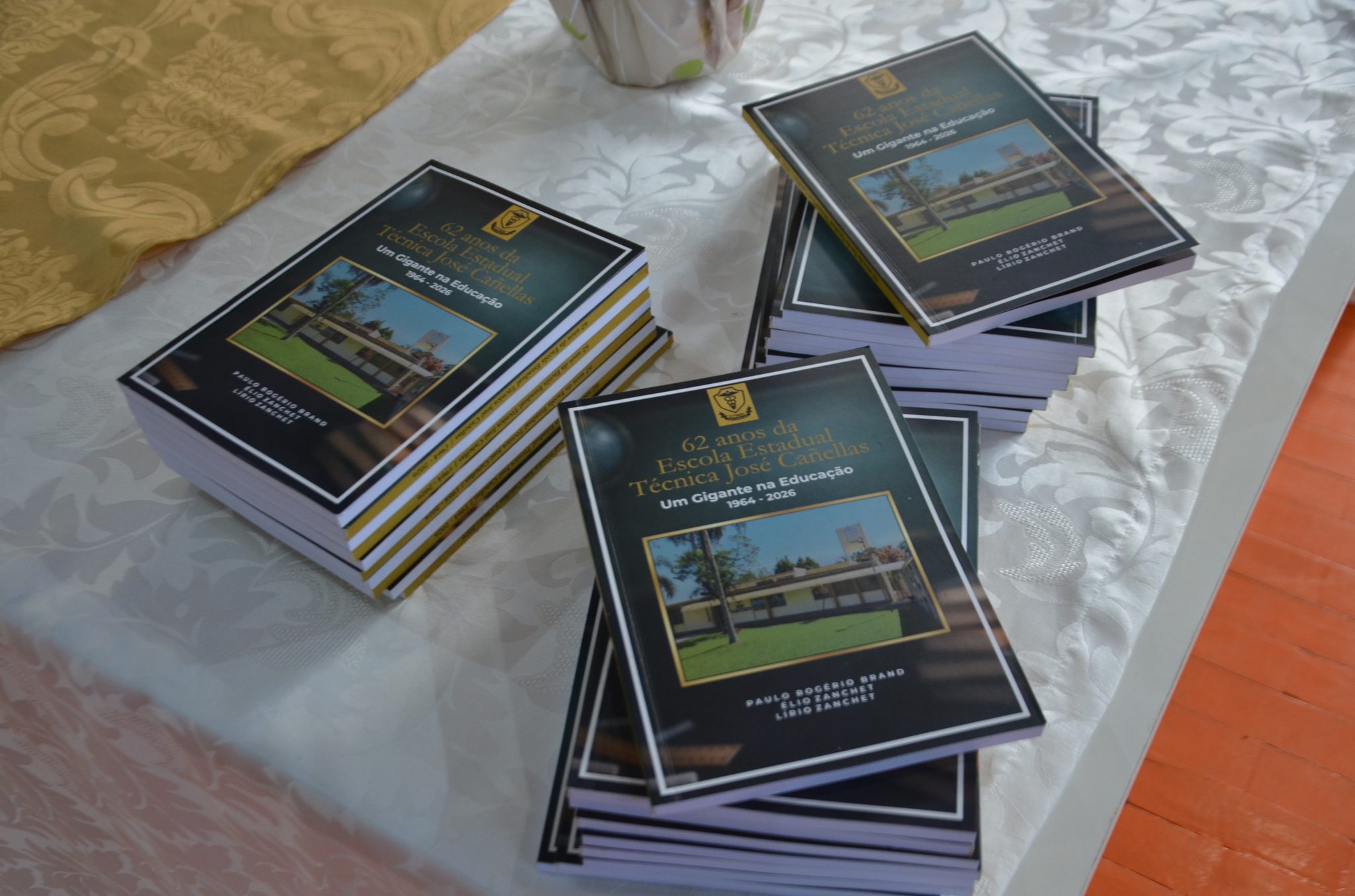 FW- Lançamento do livro “62 Anos da Escola Estadual Técnica José Cañellas – Um Gigante na Educação”