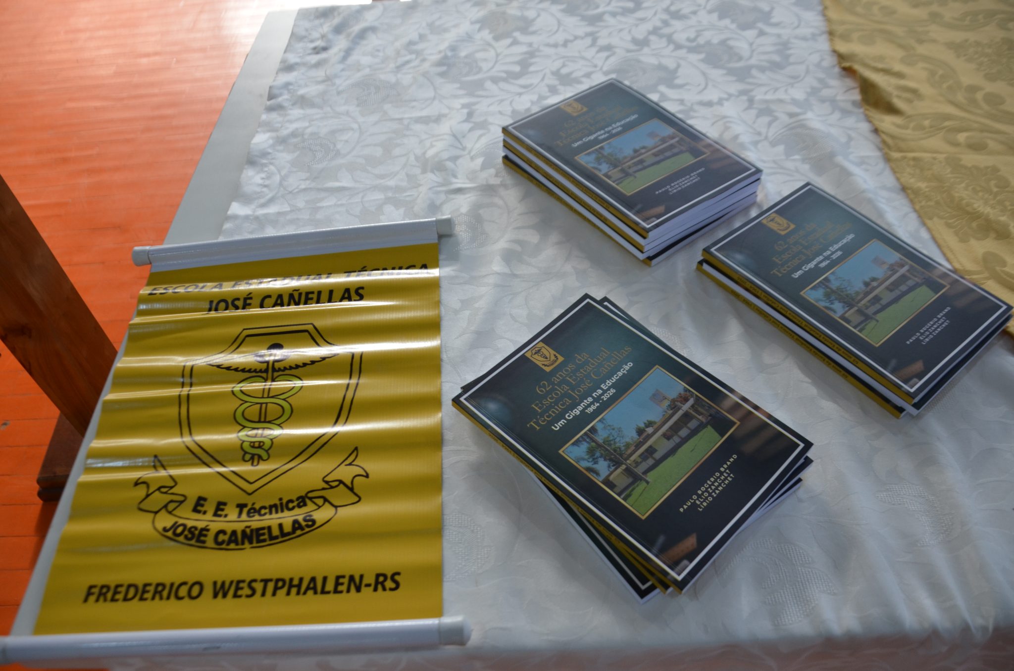 FW- Lançamento do livro “62 Anos da Escola Estadual Técnica José Cañellas – Um Gigante na Educação”