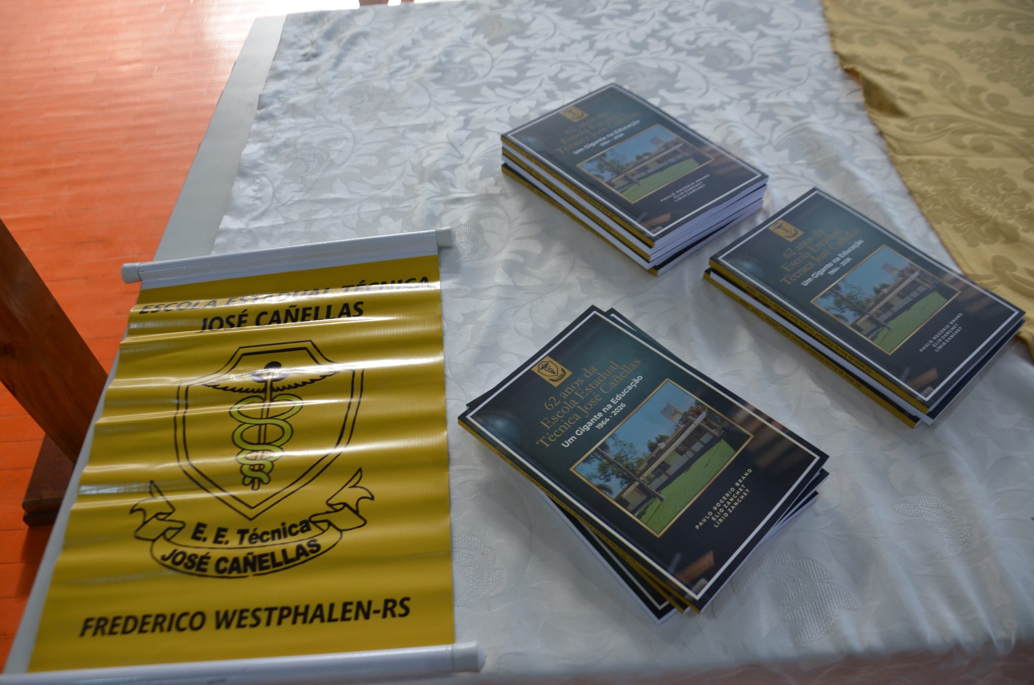 FW- Lançamento do livro “62 Anos da Escola Estadual Técnica José Cañellas – Um Gigante na Educação”